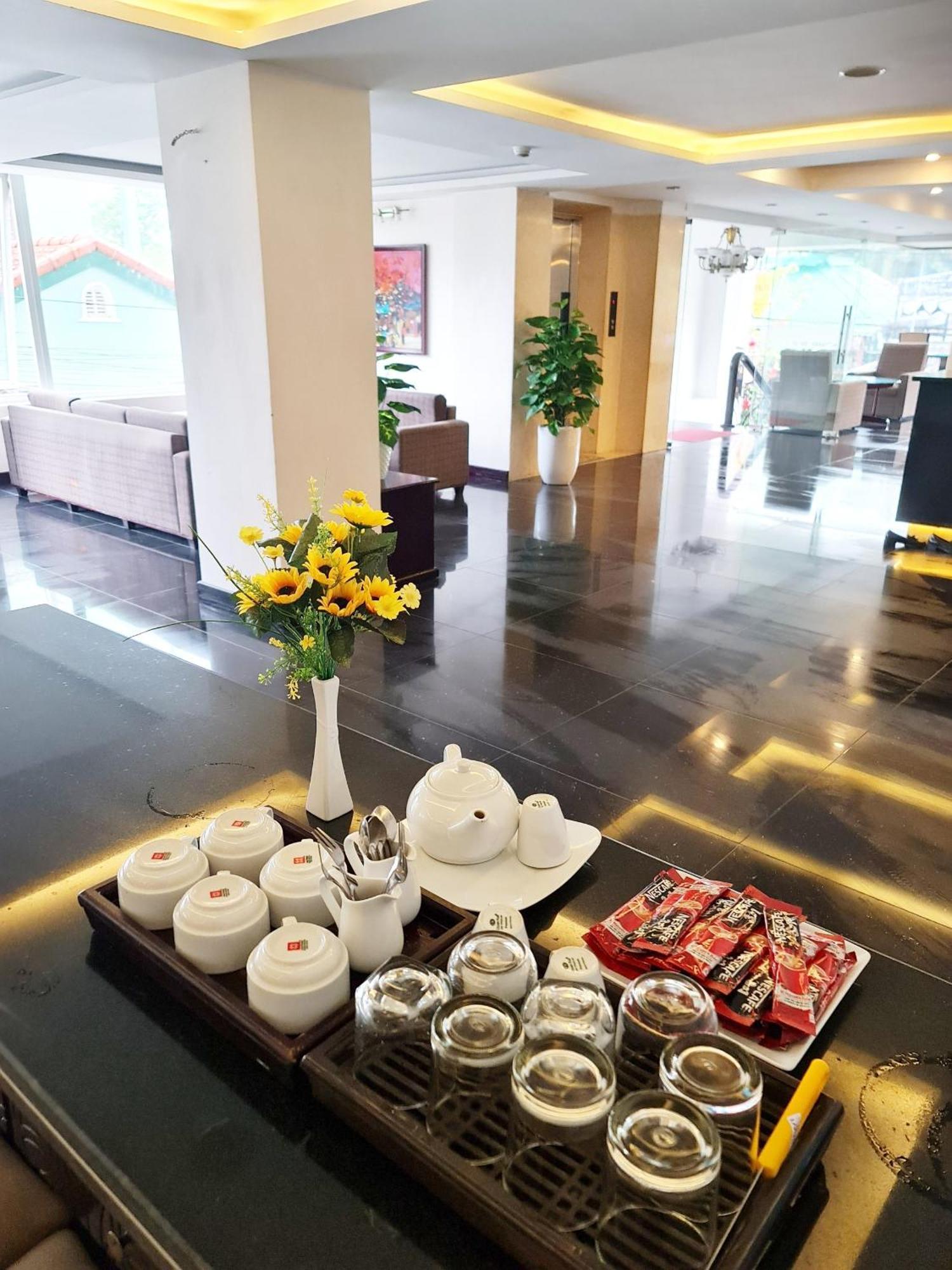 Vina Spa Hotel Hue Esterno foto