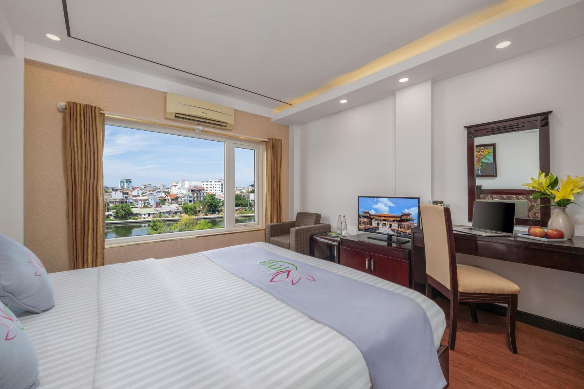 Vina Spa Hotel Hue Esterno foto